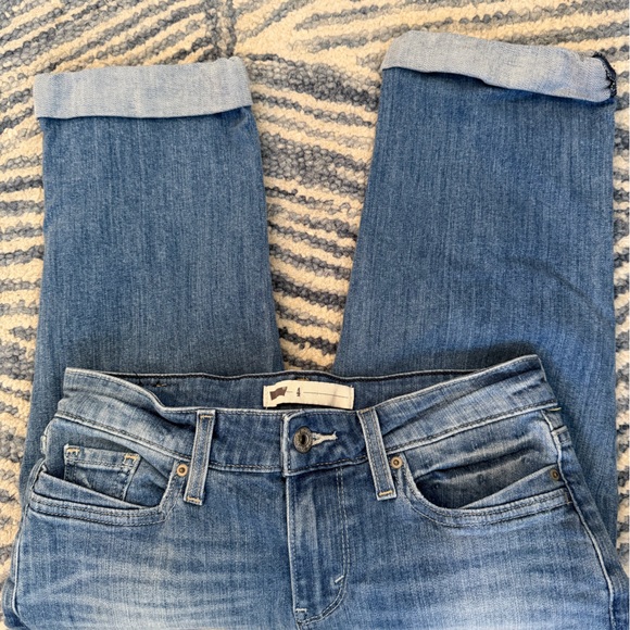 Levi's Jeans Clam Digger Capri Blue Denim Medium Distressed Wash Women's 4 Cuffs - Picture 2 of 7